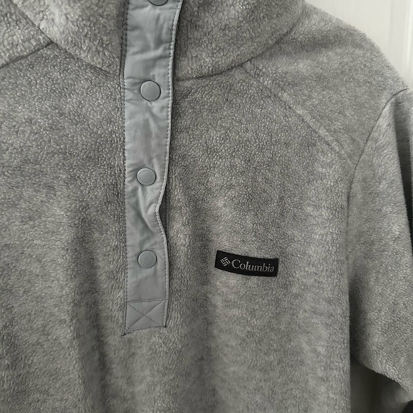 Columbia Fleece Sweater - Picture 3 of 4